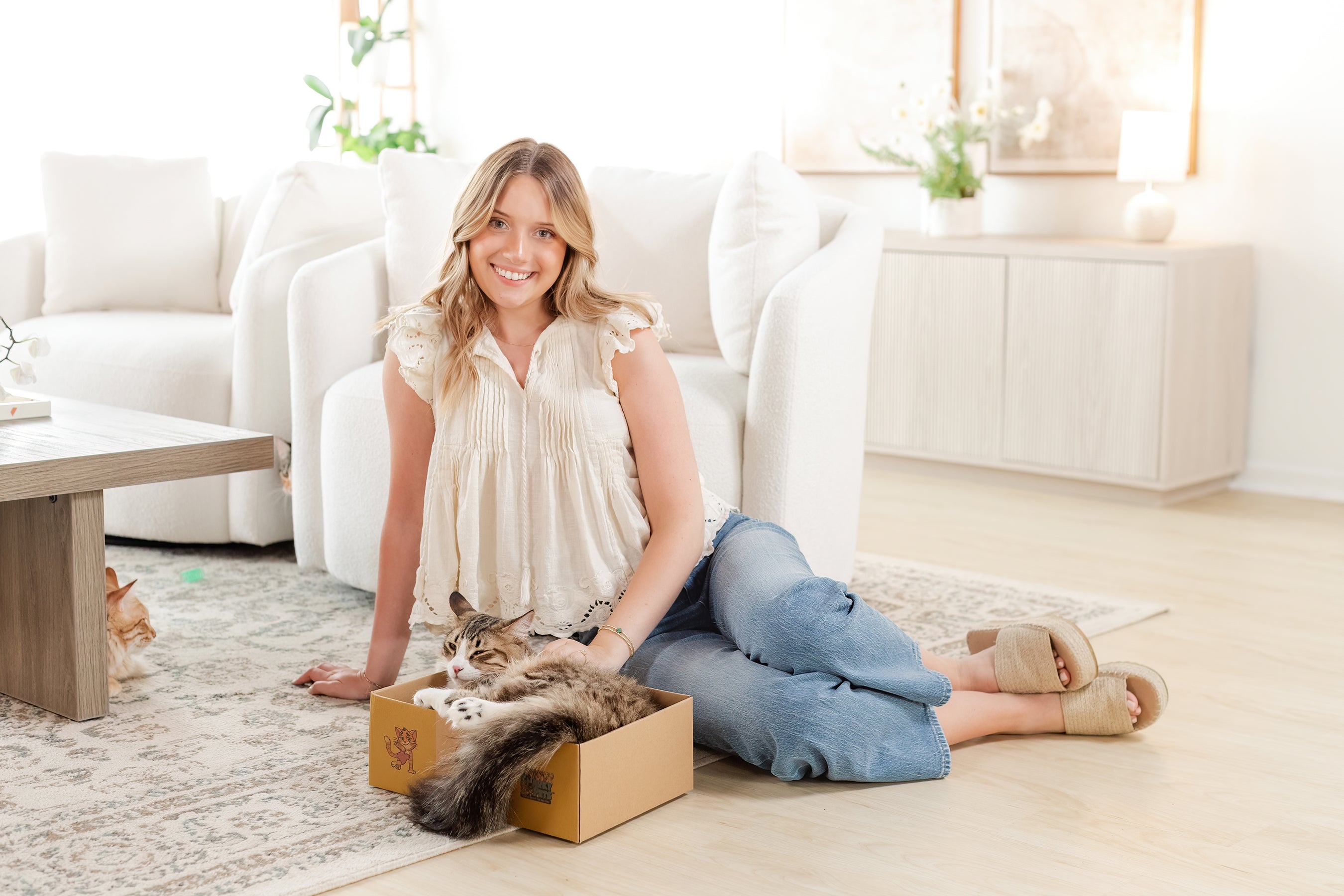 Sexy Liza's Cat Scratch Box